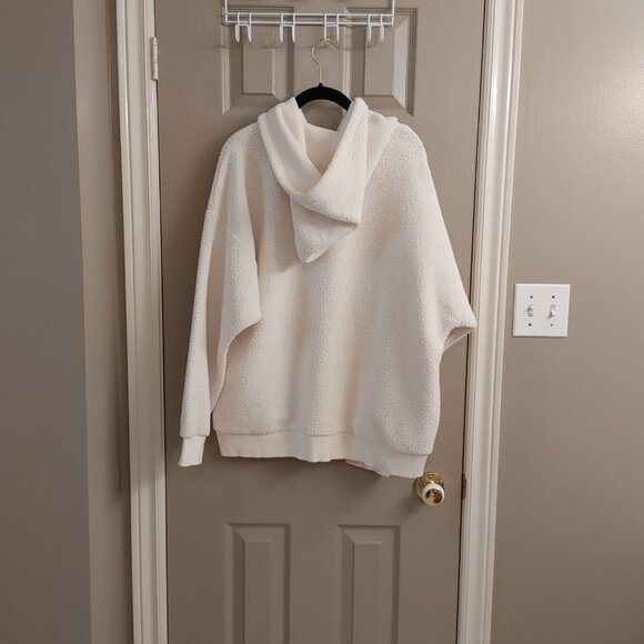 WOMEN'S ARITZIA SUNDAY BEST OVERSIZED IVORY SHERPA HOODIE MEDIUM - Picture 5 of 13